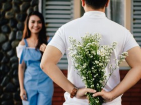 婚恋网哪个靠谱:女生深爱一个男生的表现?