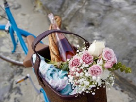 成都婚恋网站:第一次送女朋友花送几朵比较好?
