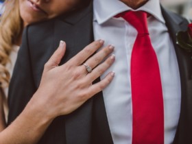 怎样判断女生是不是初吻?
